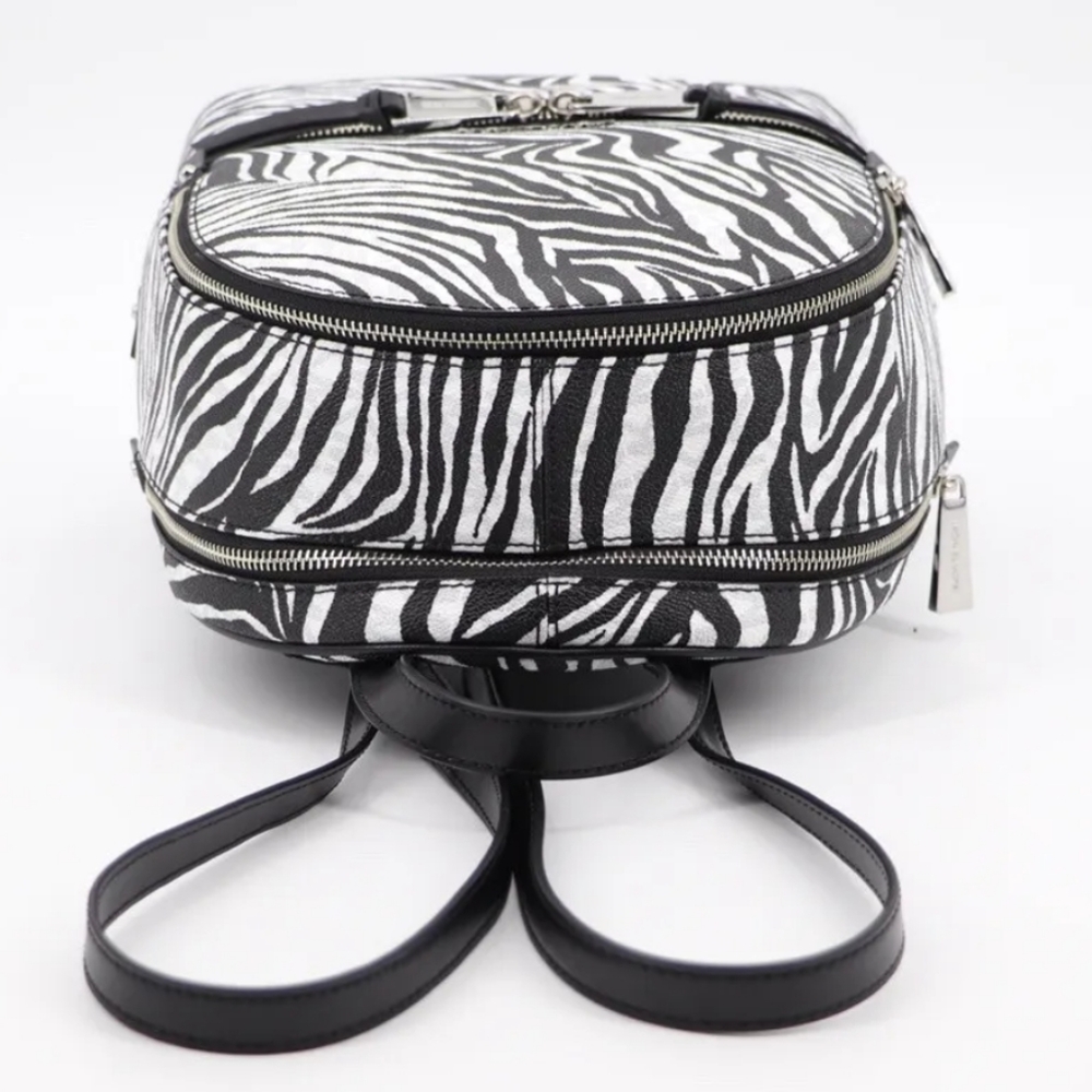 💼Michael Kors Rhea Zip Medium  Backpack - Picture 13 of 16